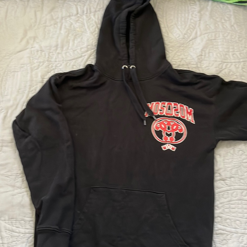 Used Moschino sweater 100% authentic